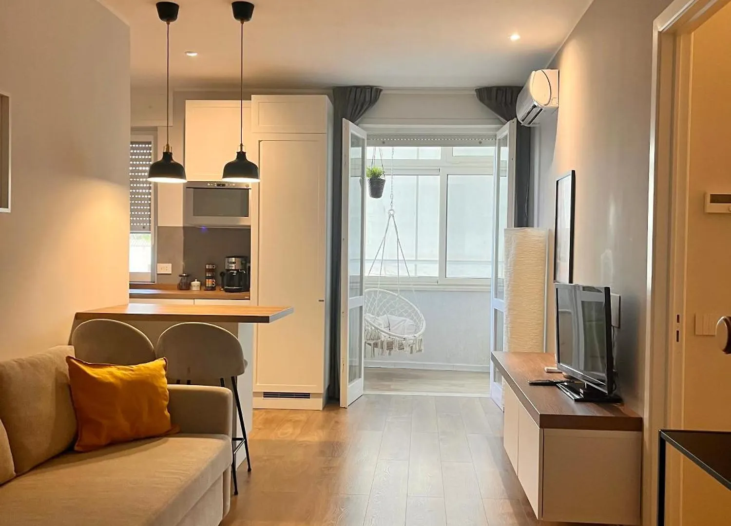 לצ'ה Amy'S Apartment